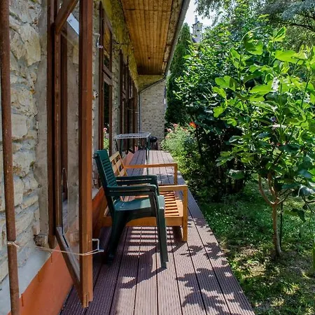 Kohaz Apartman شقة *